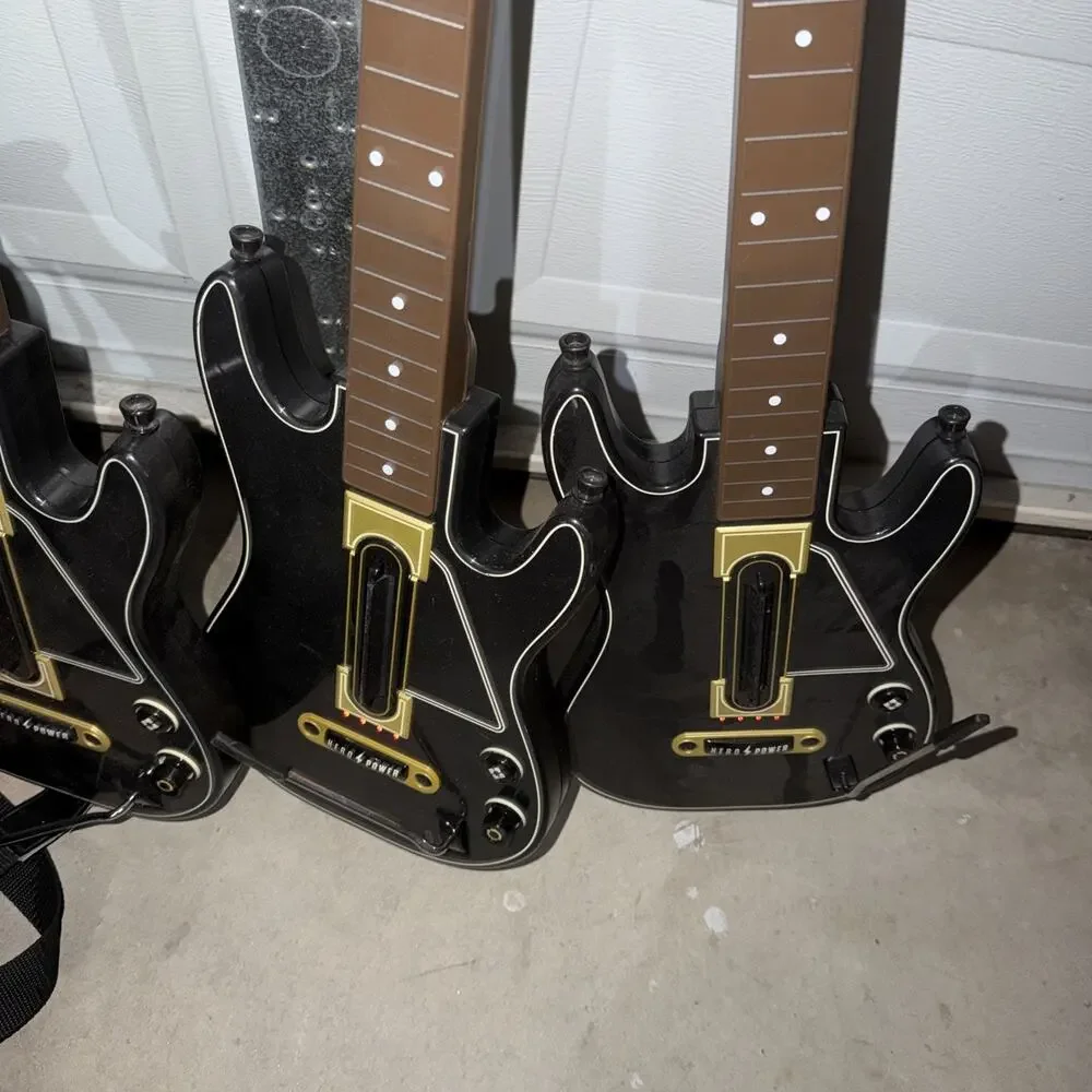 Lot of 5 Activision Guitar Hero Power Wireless Guitar Xbox 360/PS3 3 With Straps
